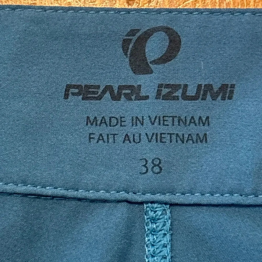 Pearl‎ Izumi Summit Shell Shorts Mens 38 MTB Nylon Stretch Blue 13